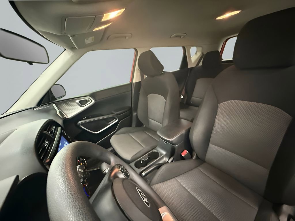 Used 2020 Kia Soul LX FWD image 9