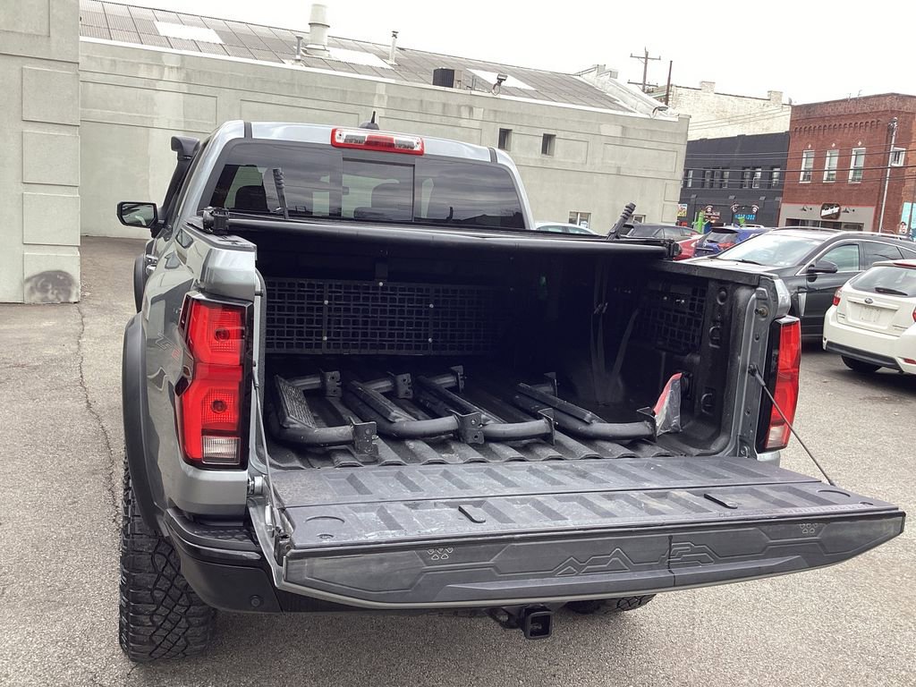 Used 2024 Chevrolet Colorado ZR2 w/ ZR2 Convenience Package III image 31