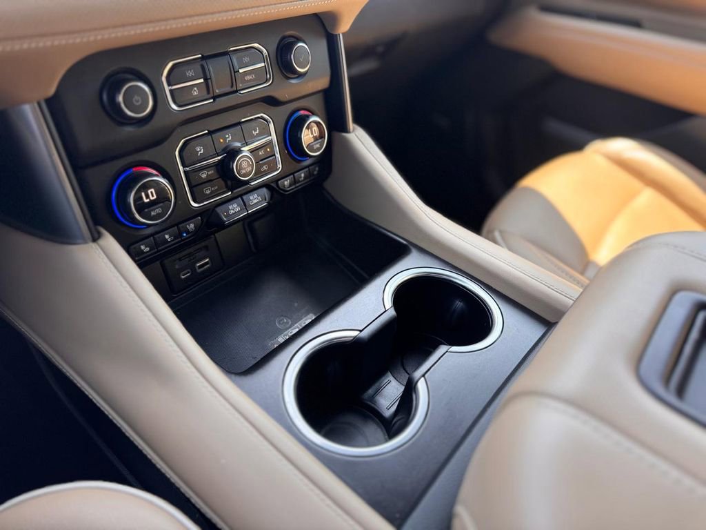 Used 2021 Chevrolet Suburban Premier image 17