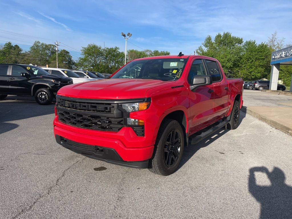 Used 2024 Chevrolet Silverado 1500 Custom w/ Turbomax Blackout Package image 4
