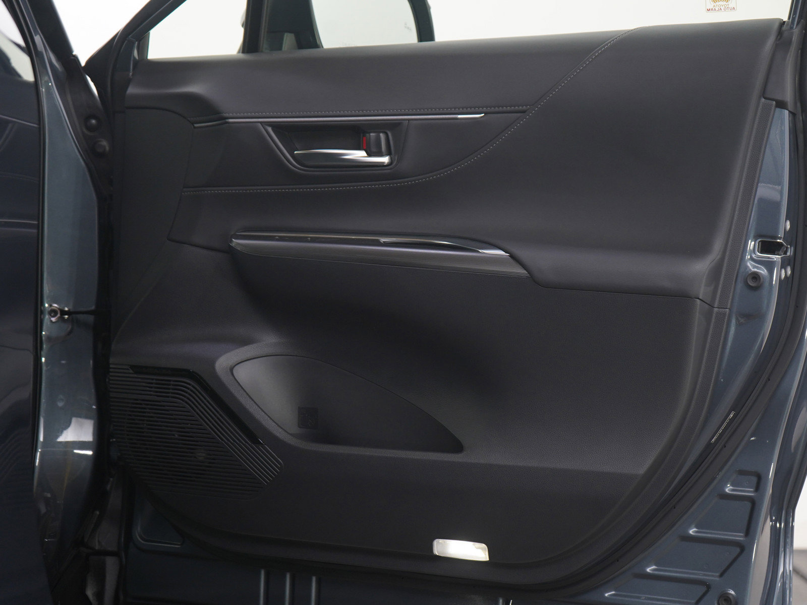 Used 2021 Toyota Venza XLE image 11