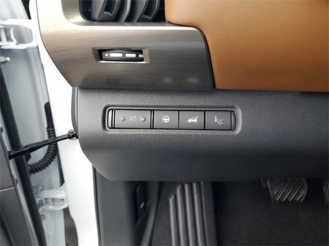 New 2025 Nissan Pathfinder Platinum image 11