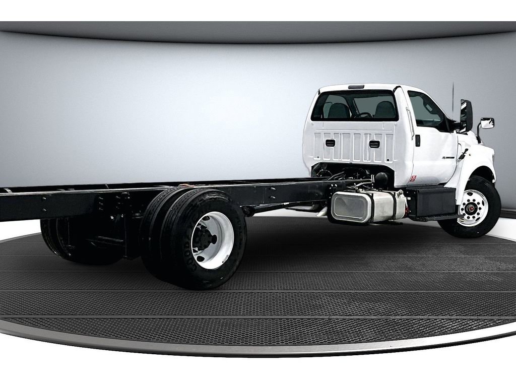 Used 2023 Ford F750 2WD Regular Cab Super Duty image 14