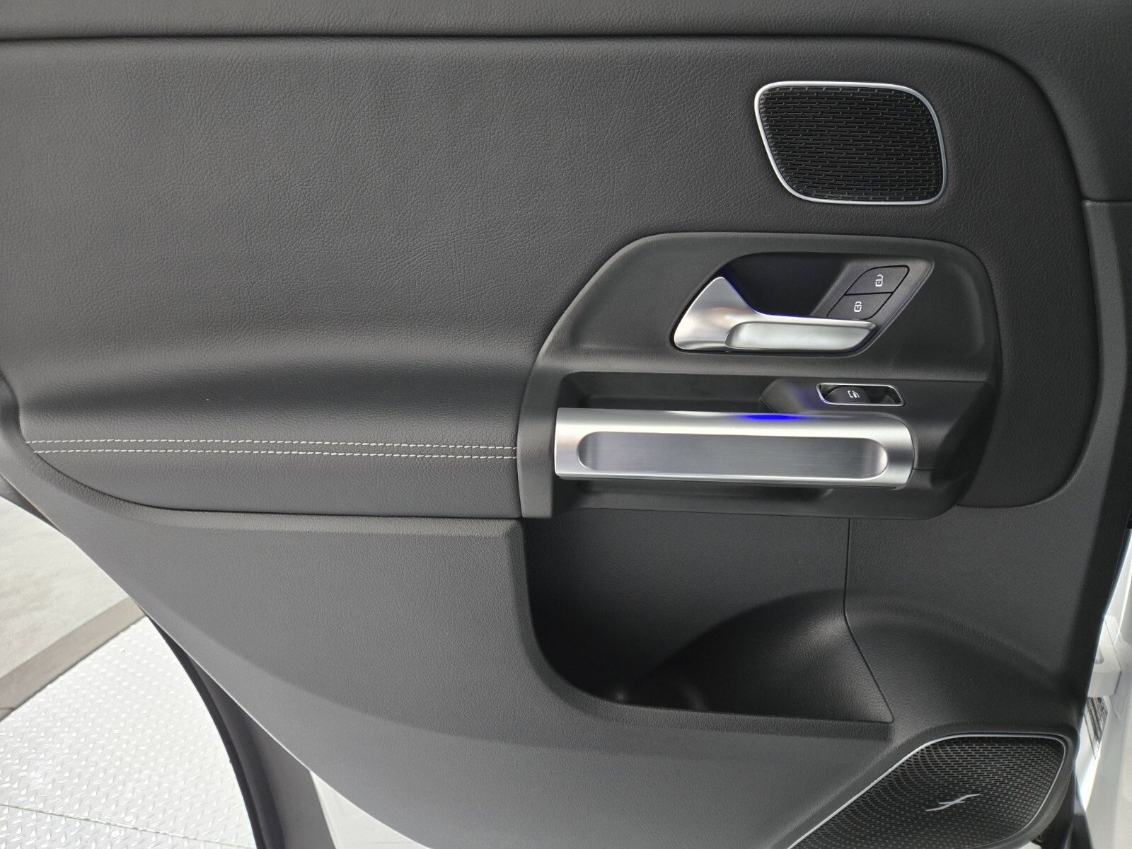 Used 2025 Mercedes-Benz GLB 250 image 20