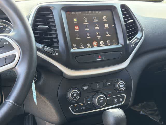 Used 2017 Jeep Cherokee Latitude FWD image 20