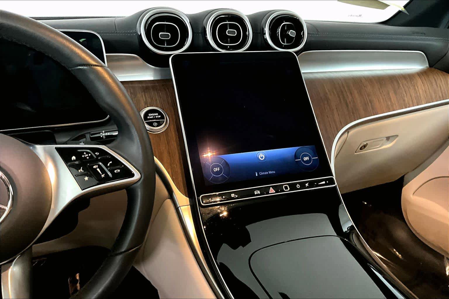Used 2024 Mercedes-Benz GLC 300 4MATIC image 7