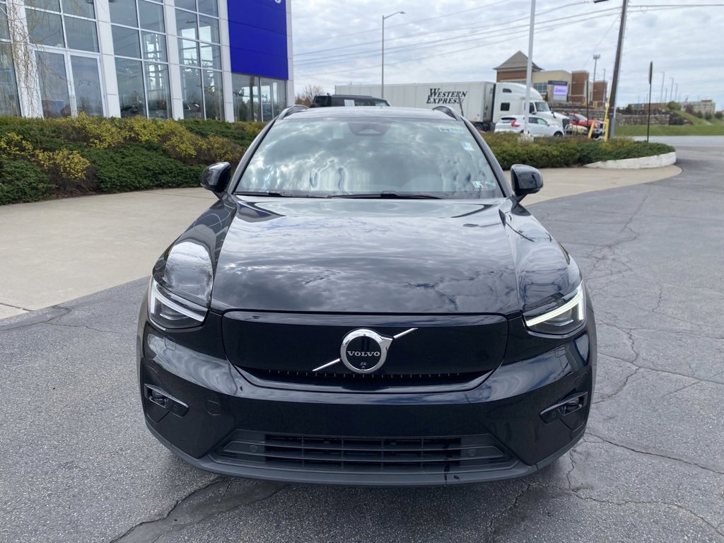 New 2024 Volvo XC40 Recharge Ultimate w/ Protection Package Premier image 2
