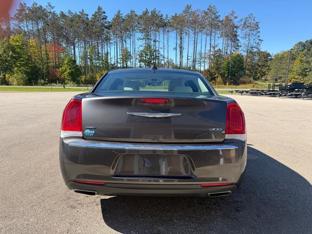 Used 2017 Chrysler 300 Limited w/ Value Package AWD/4WD image 5