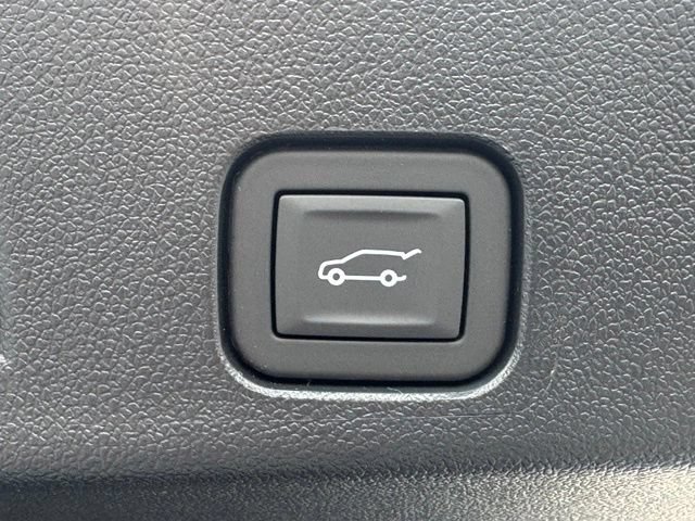 New 2027 GMC Acadia Denali w/ LPO, Floor Liner Package AWD/4WD image 31