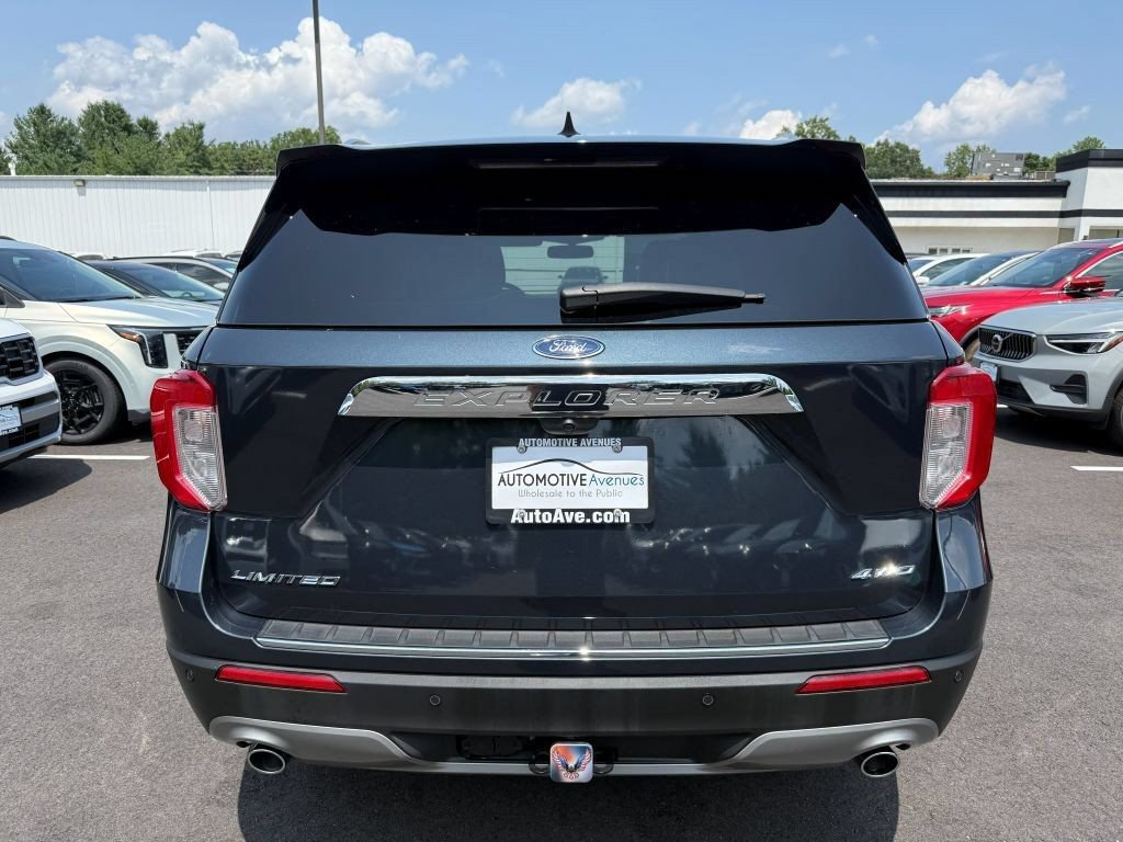 Used 2023 Ford Explorer Limited w/ Limited Technology Package AWD/4WD image 5
