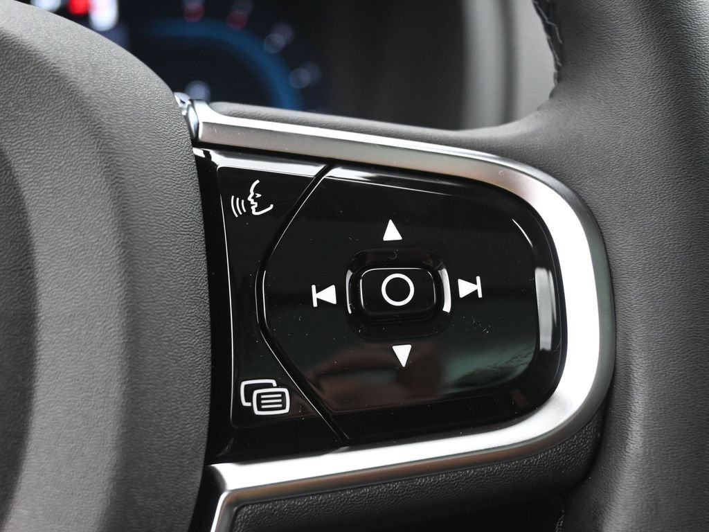 New 2025 Volvo XC90 B6 Plus w/ Protection Package Premier AWD/4WD image 10