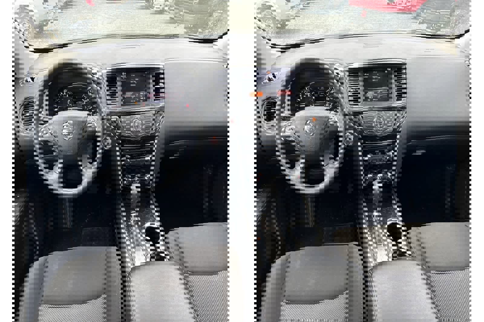 Used 2020 Nissan Pathfinder S image 4