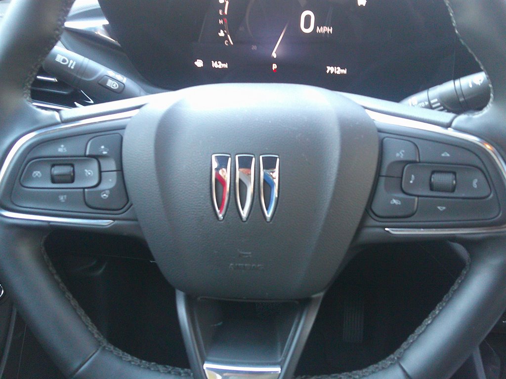 Used 2025 Buick Envista Avenir image 16