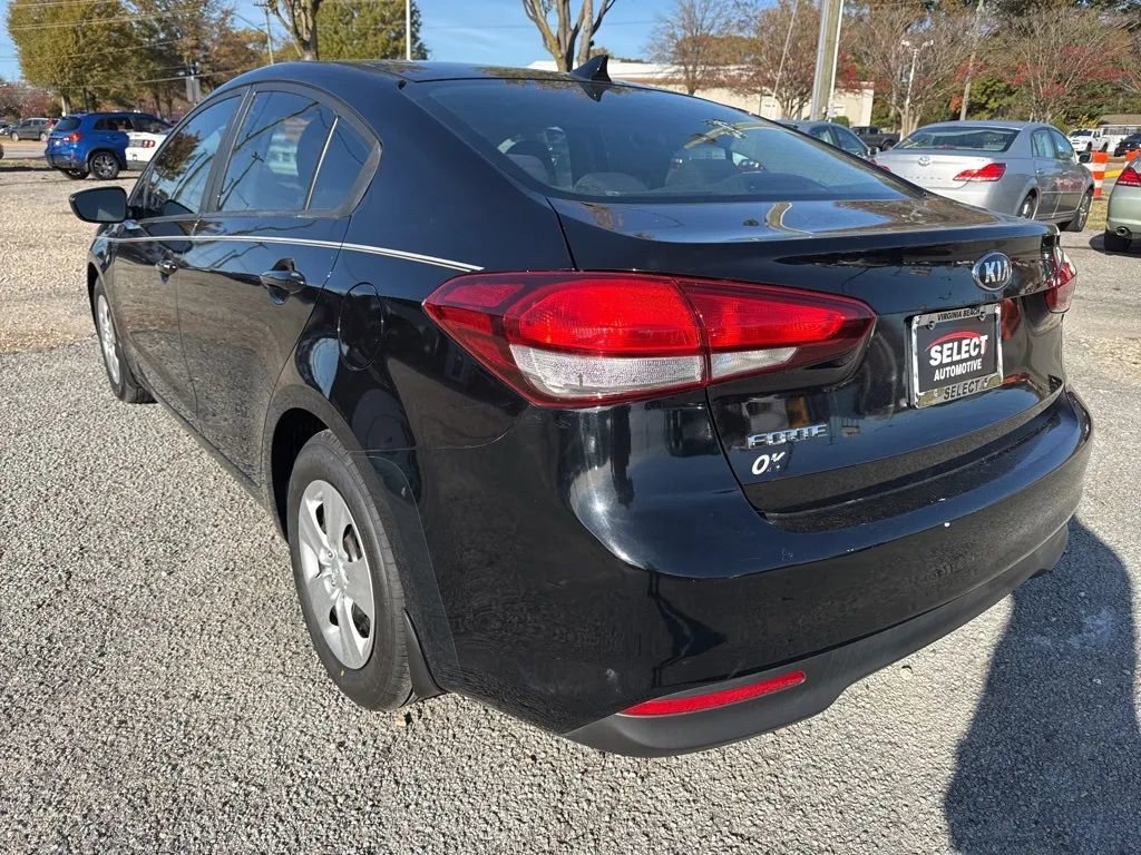 Used 2017 Kia Forte LX w/ LX Popular Package image 3