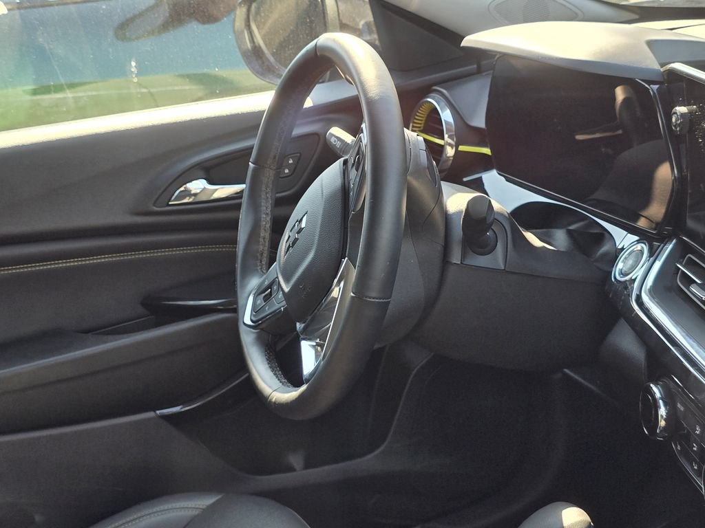 Used 2025 Chevrolet Trax ACTIV w/ Driver Confidence Package FWD image 15