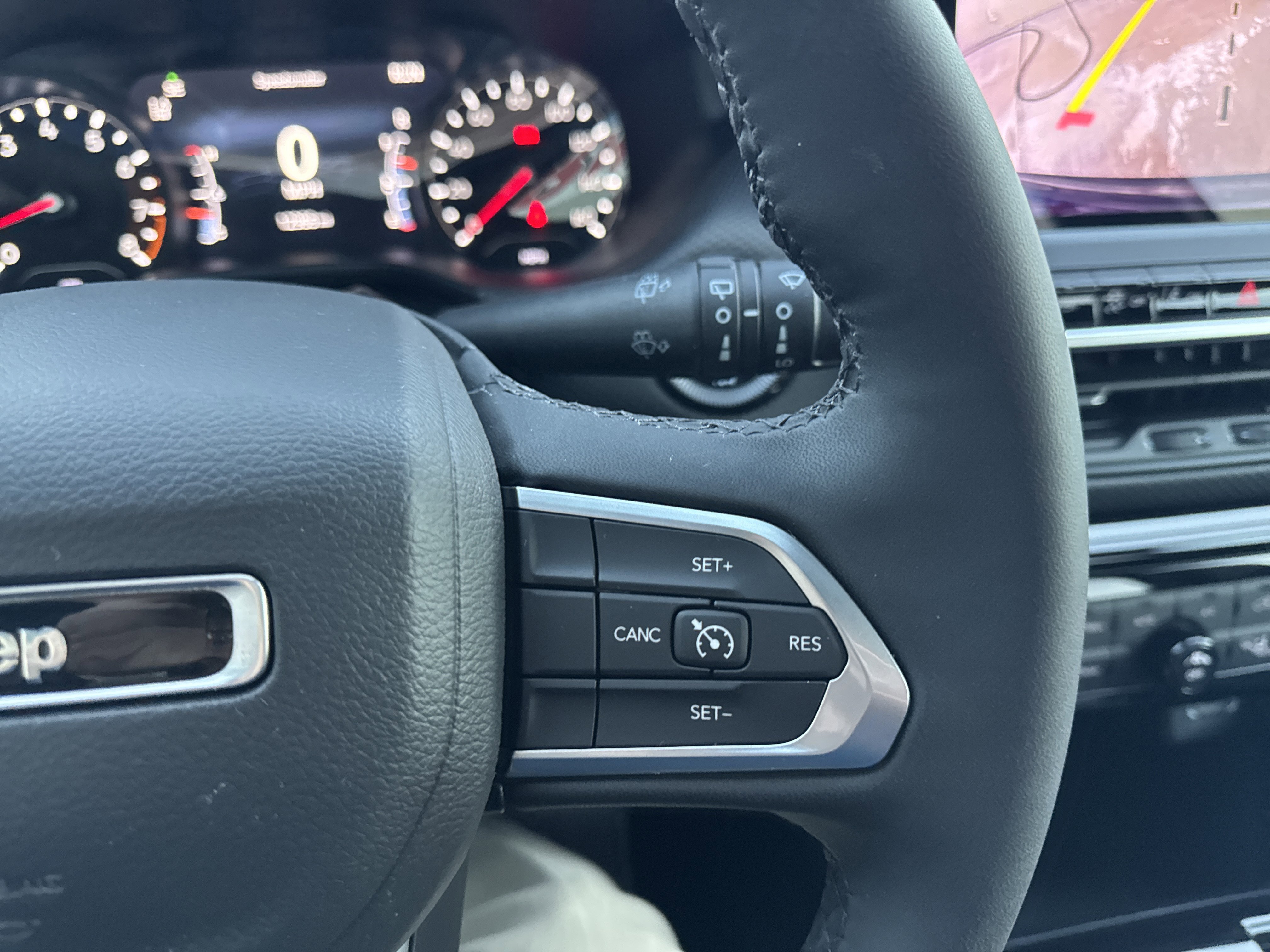 Used 2024 Jeep Compass Latitude w/ Convenience Group image 31