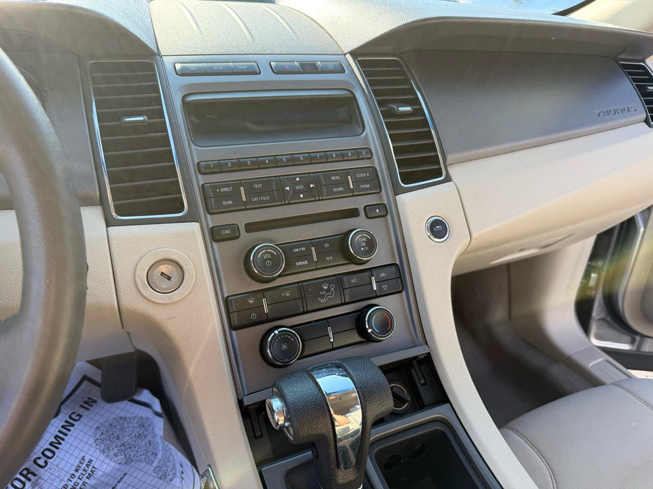 Used 2011 Ford Taurus SE FWD image 14