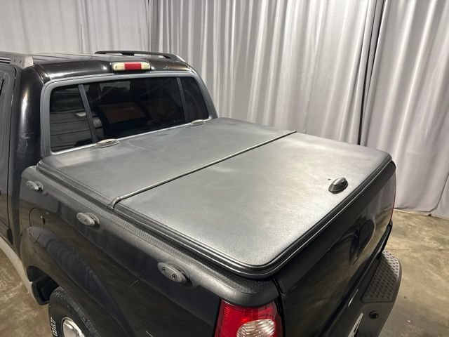 Used 2001 Ford Explorer Sport Trac 4x4 image 30
