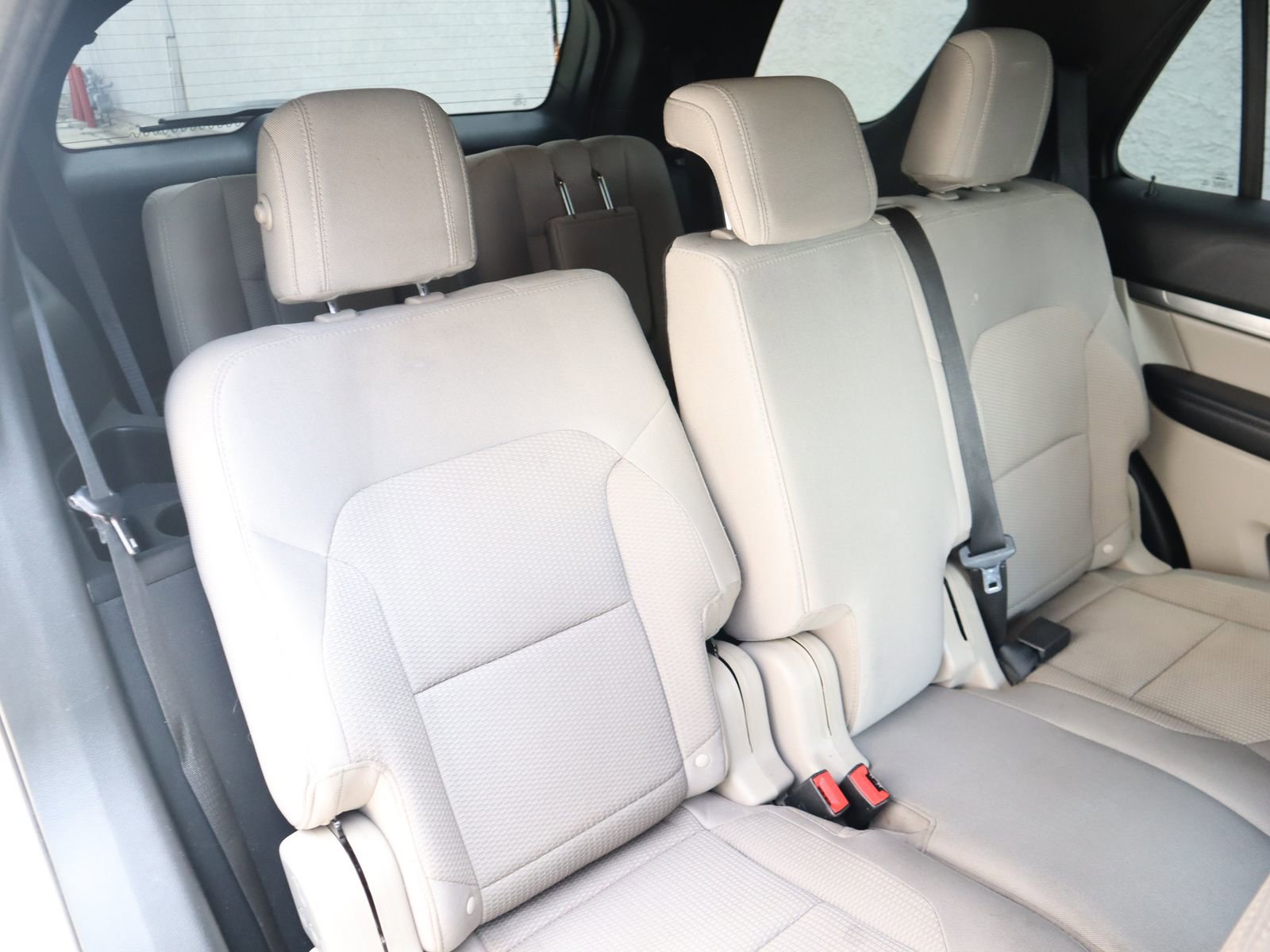 Used 2018 Ford Explorer XLT FWD image 48