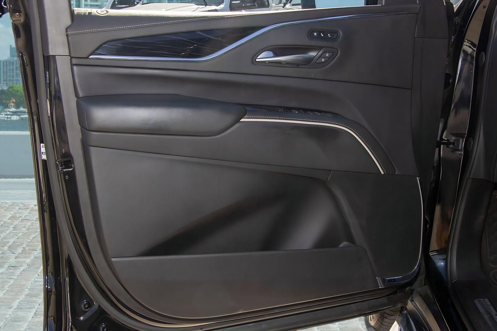 Used 2023 Cadillac Escalade Sport AWD/4WD image 11