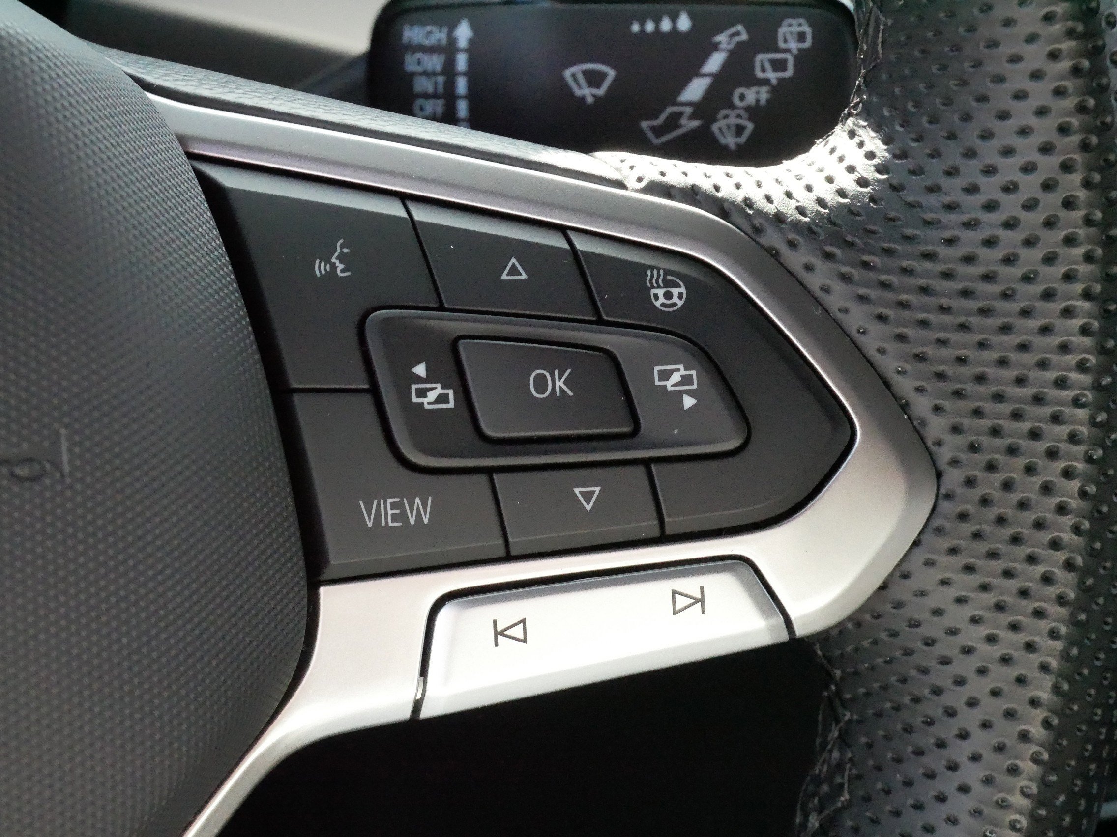 Used 2023 Volkswagen Atlas Cross Sport SEL R-Line image 25