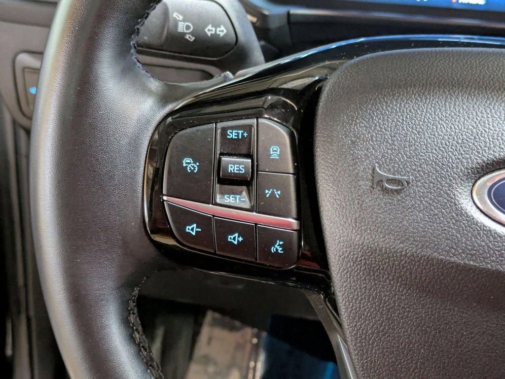 Used 2024 Ford Escape Platinum AWD/4WD image 17