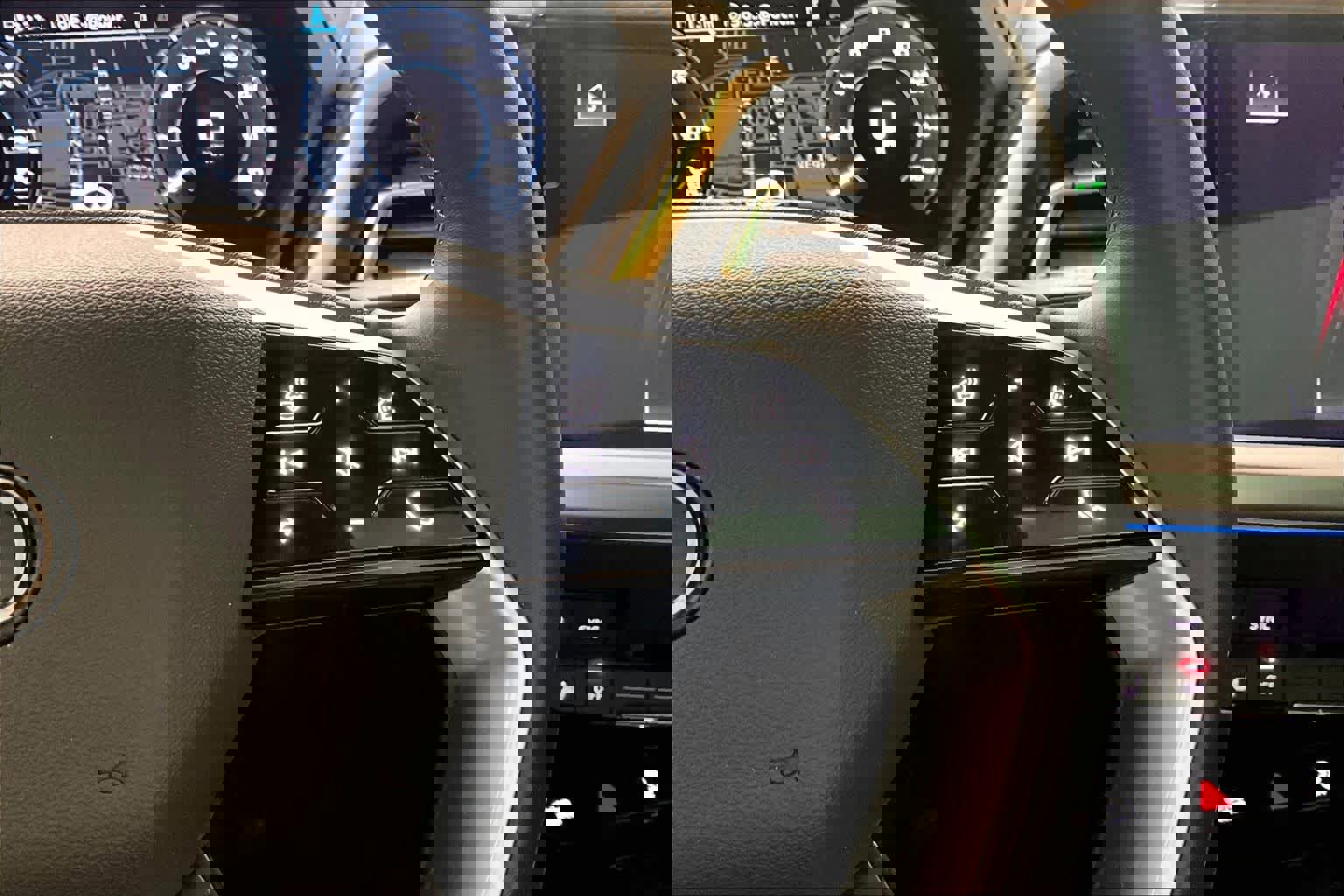 Used 2023 Audi Q4 e-tron Premium Plus w/ Premium Plus image 23