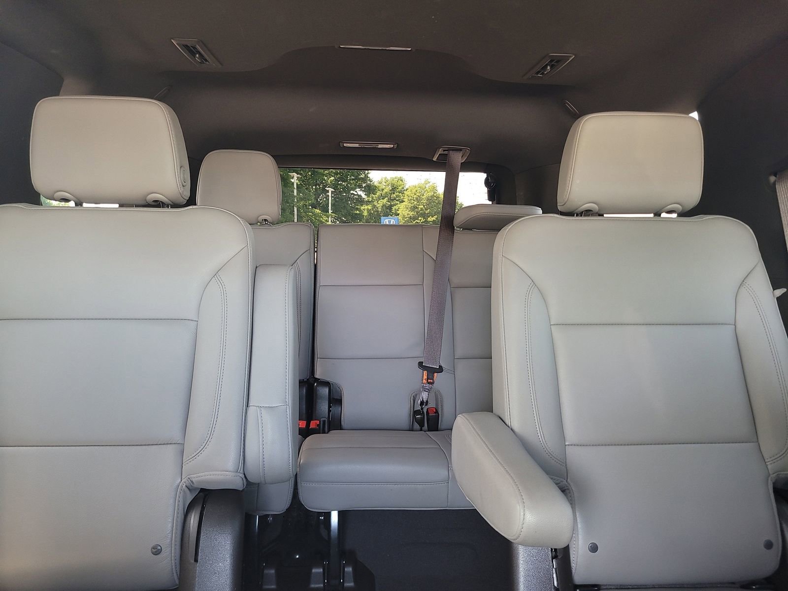 Used 2023 Chevrolet Tahoe Z71 w/ Luxury Package AWD/4WD image 22