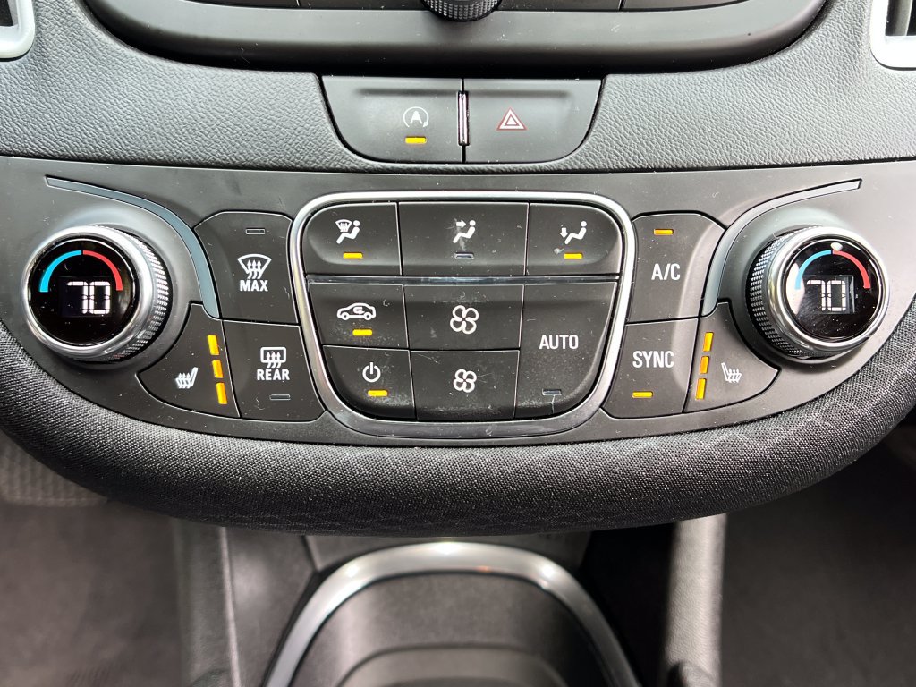 Used 2023 Chevrolet Malibu LT FWD image 17