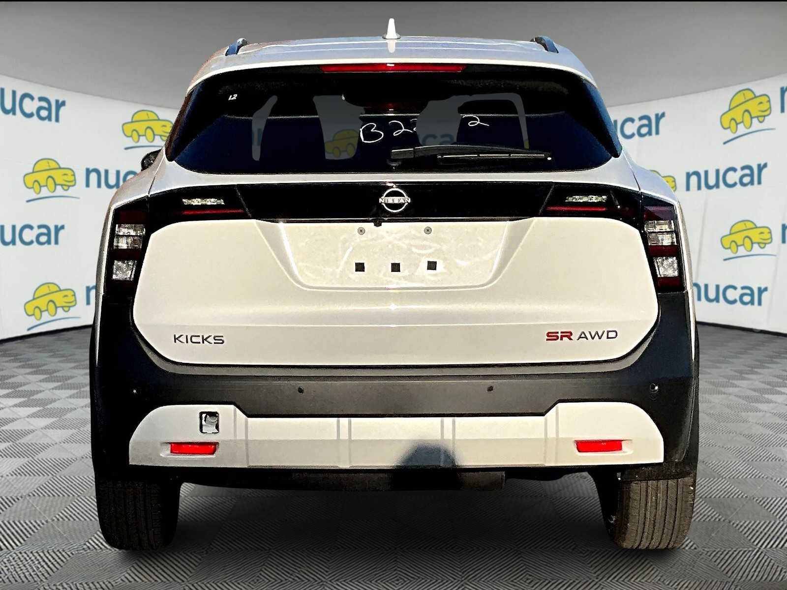 New 2025 Nissan Kicks SR image 5