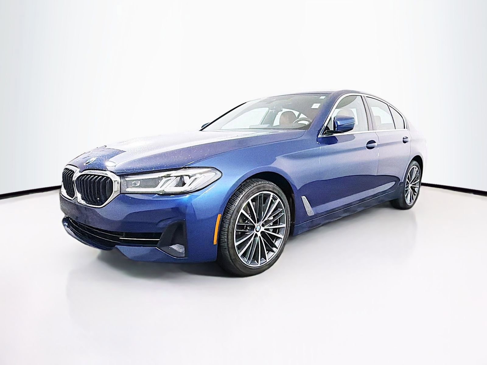 Used 2023 BMW 540i w/ Premium Package image 3