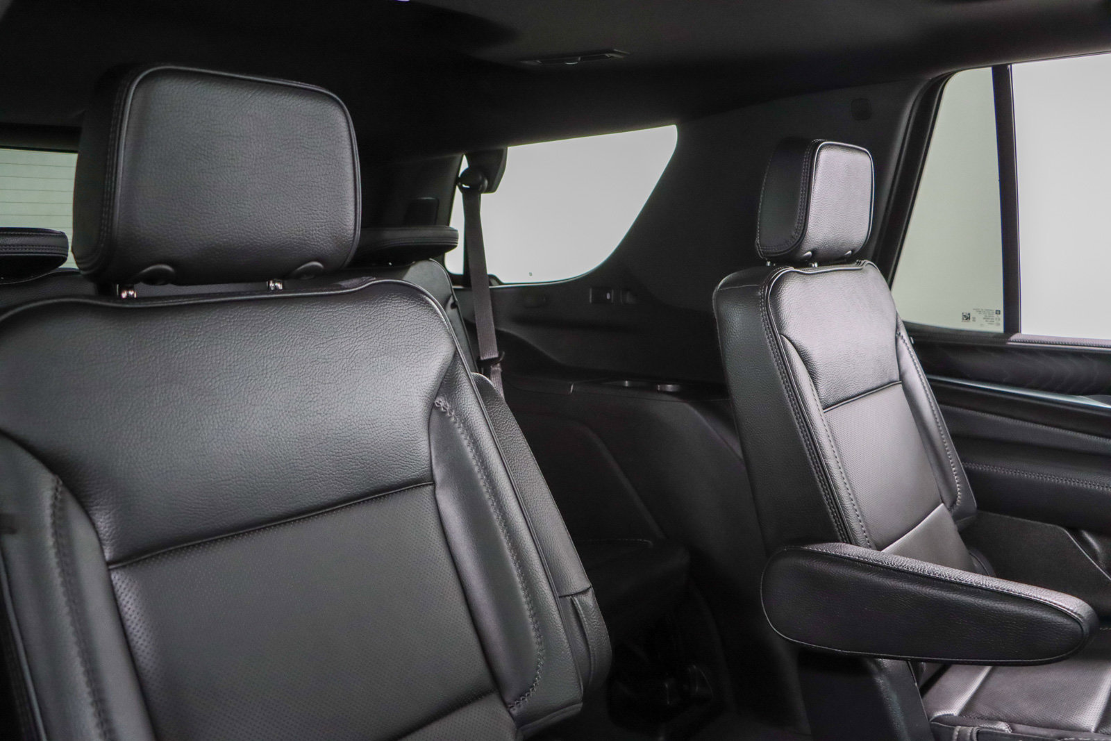 Used 2023 GMC Yukon Denali AWD/4WD image 32