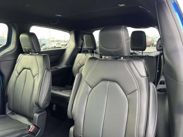 New 2026 Chrysler Pacifica Select w/ S Appearance Package AWD/4WD image 24