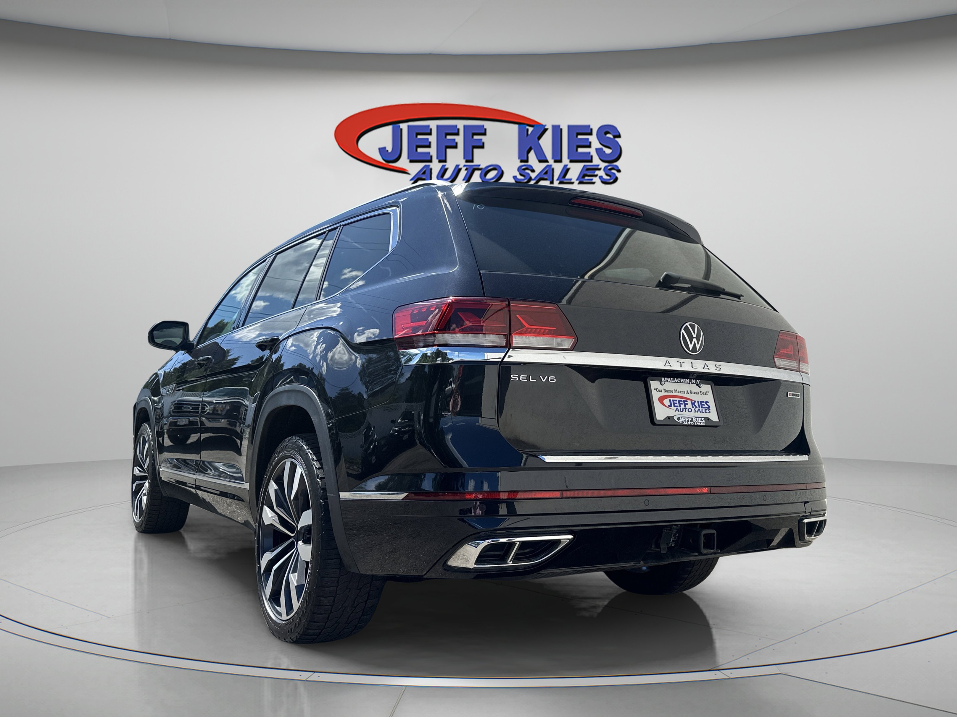 Used 2022 Volkswagen Atlas SEL Premium image 5