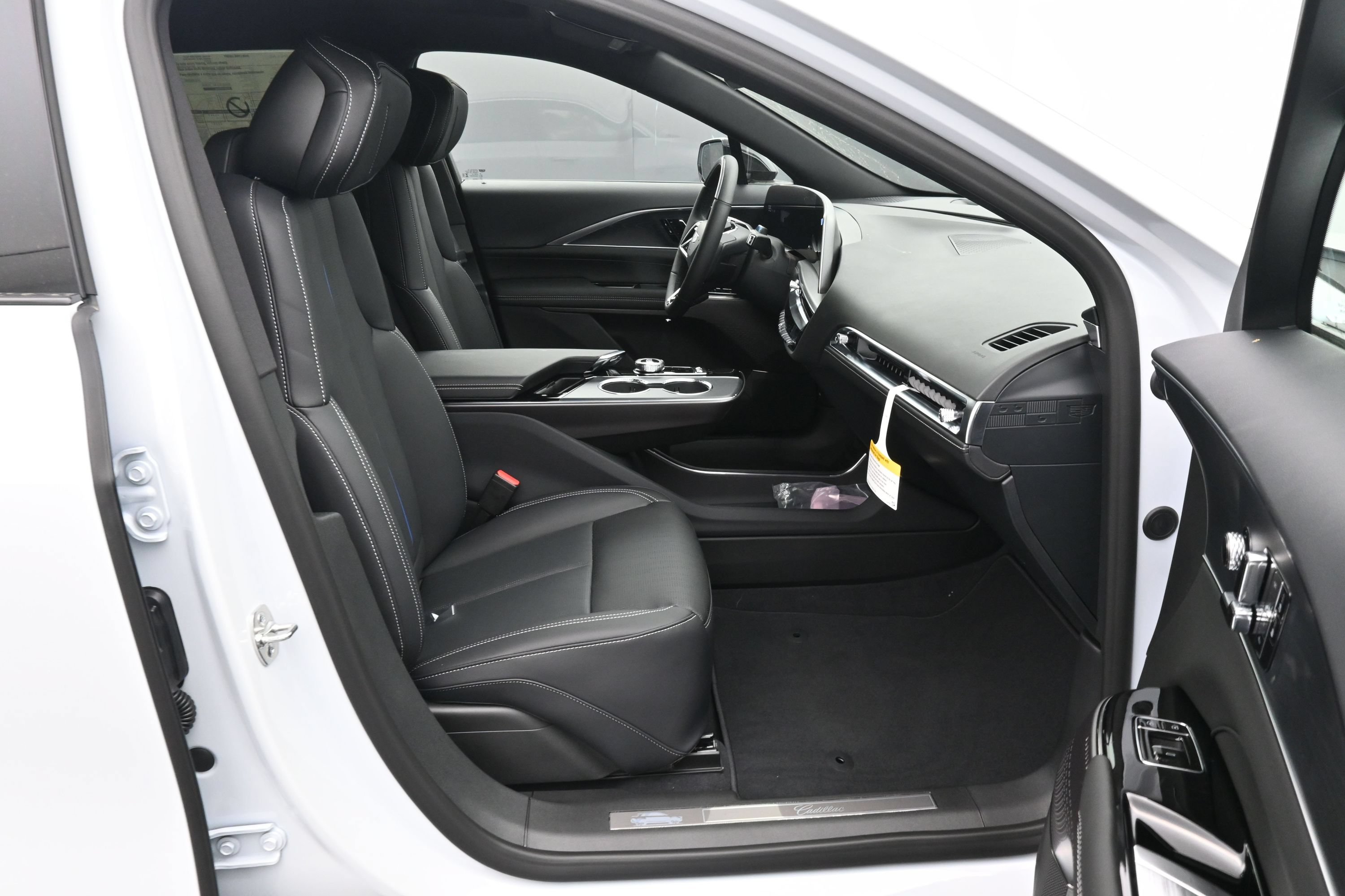 New 2026 Cadillac Lyriq Luxury w/ LPO, Floor Liner Package AWD/4WD image 13