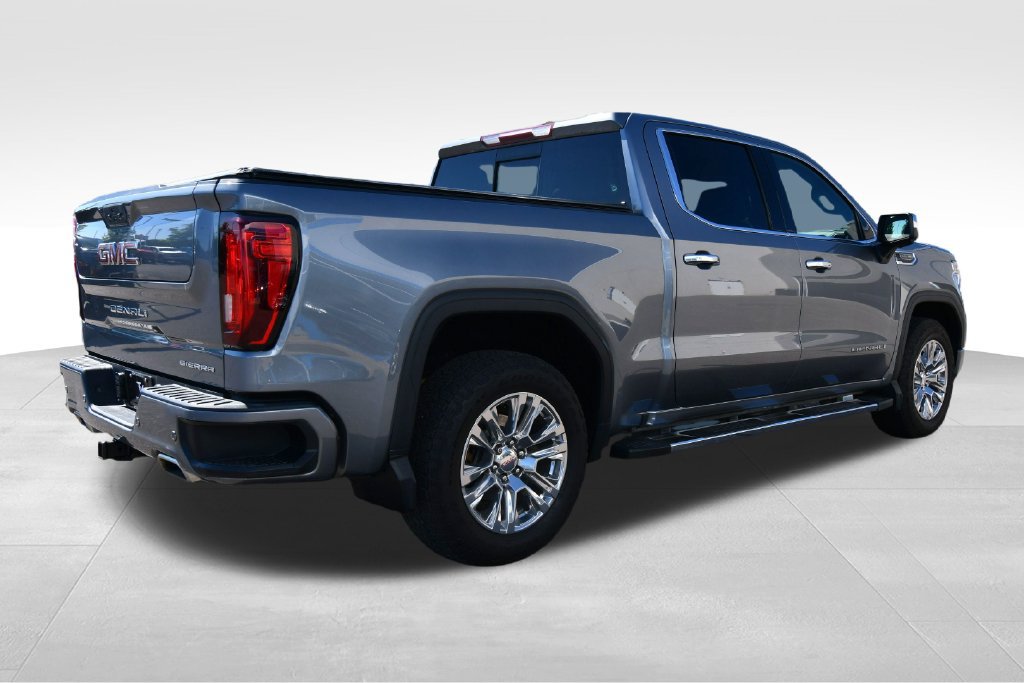 Used 2022 GMC Sierra 1500 Denali w/ Driver Alert Package II AWD/4WD image 9