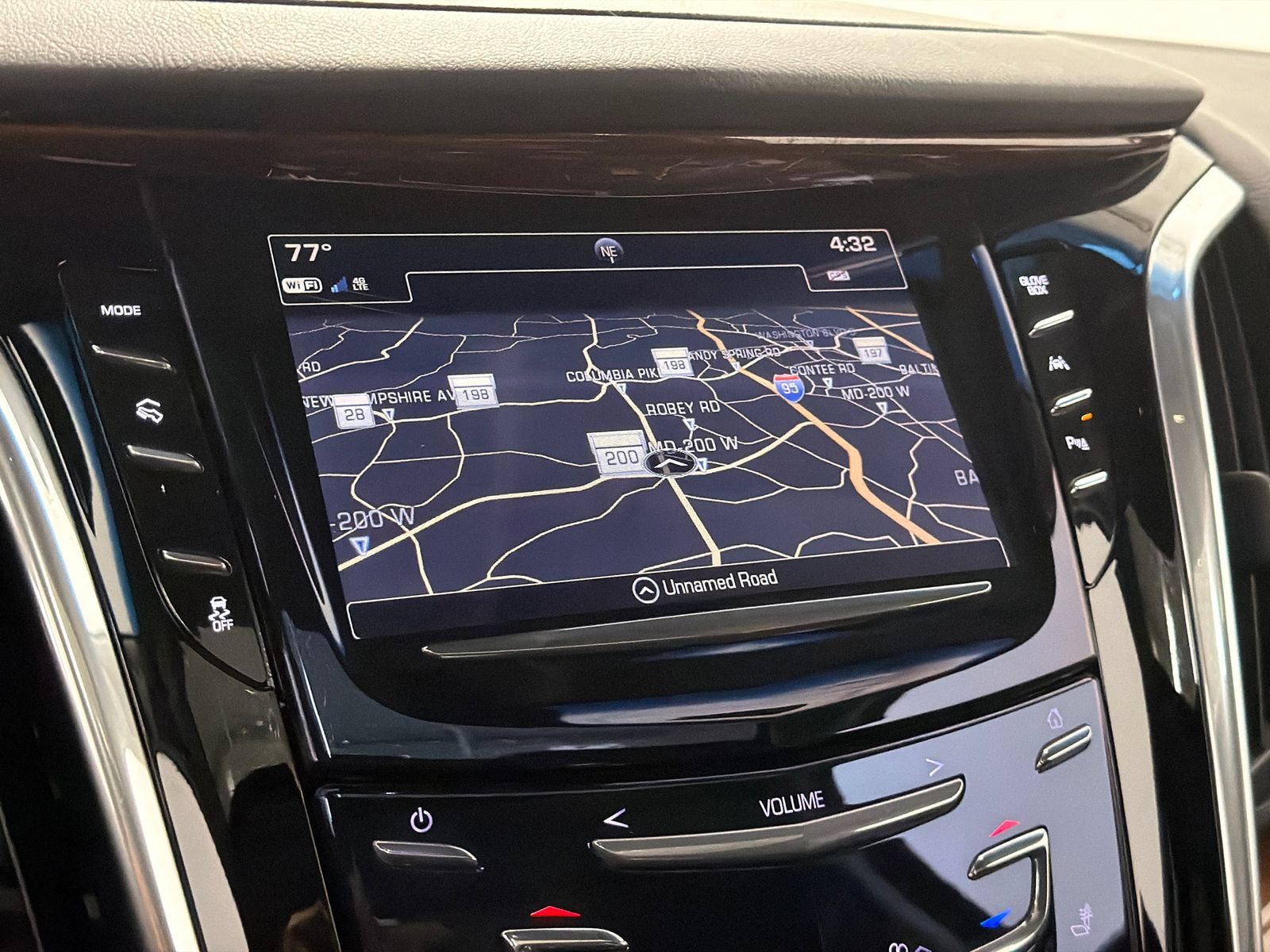 Used 2018 Cadillac Escalade Premium Luxury AWD/4WD image 34