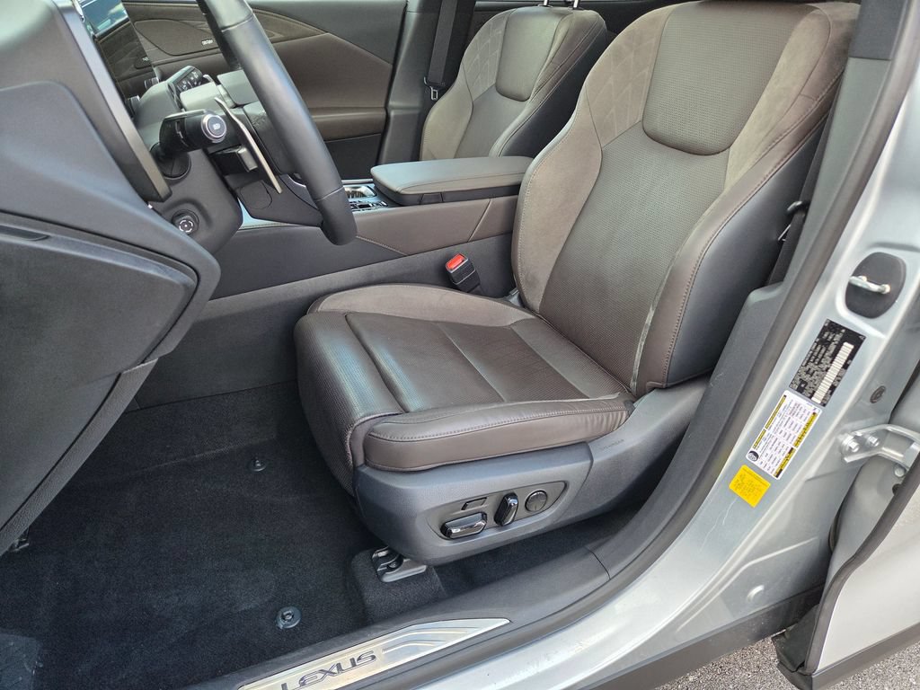 Certified 2025 Lexus RX 350 AWD w/ Convenience Package image 8