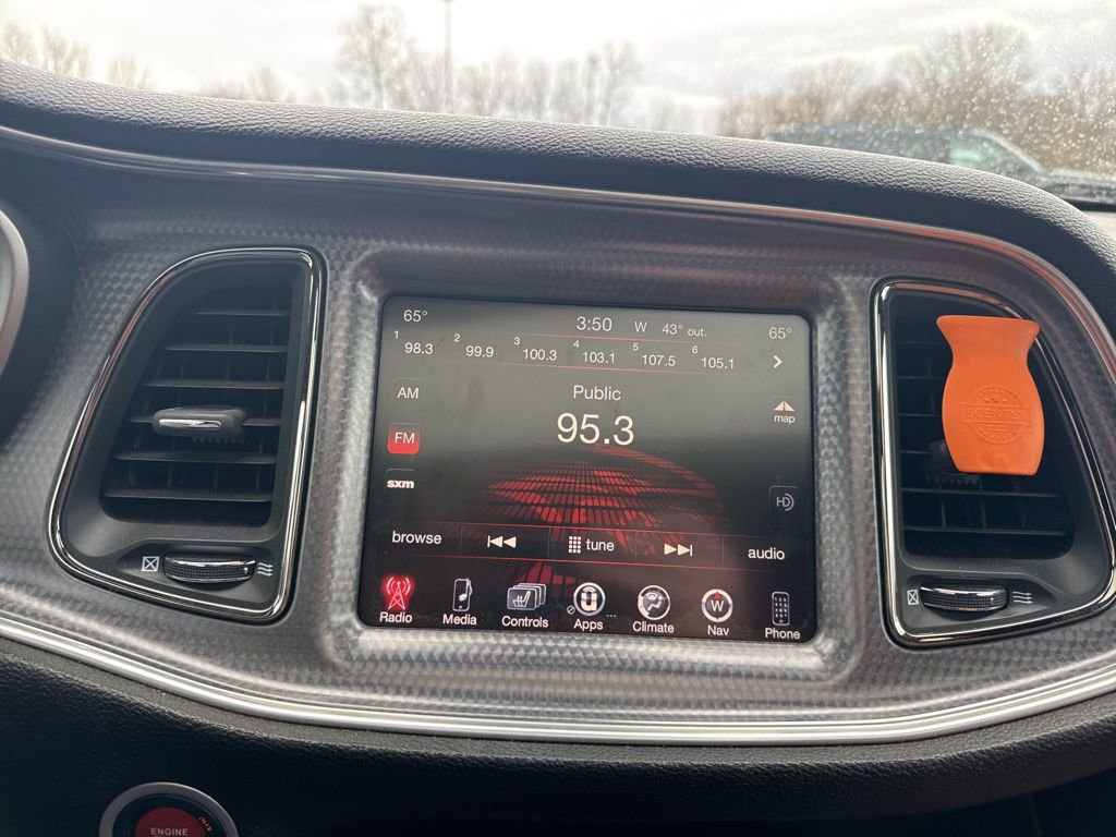 Used 2016 Dodge Challenger SRT Hellcat image 12