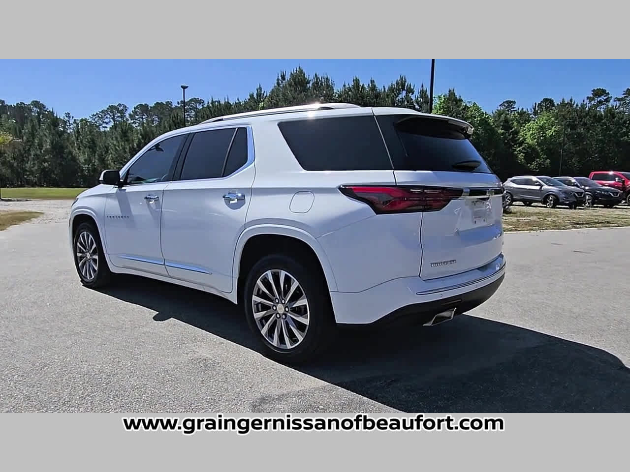 Used 2023 Chevrolet Traverse Premier FWD image 28