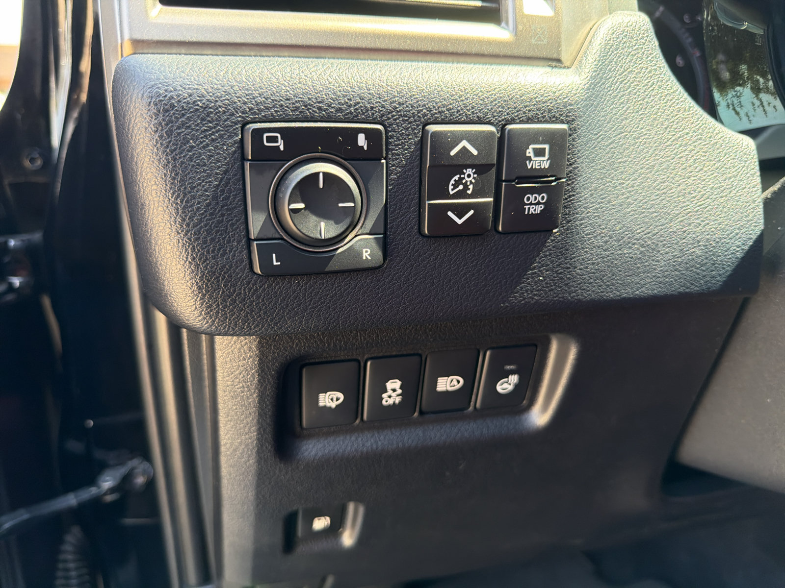 Used 2020 Lexus GX 460 Luxury w/ Accessory Package AWD/4WD image 18