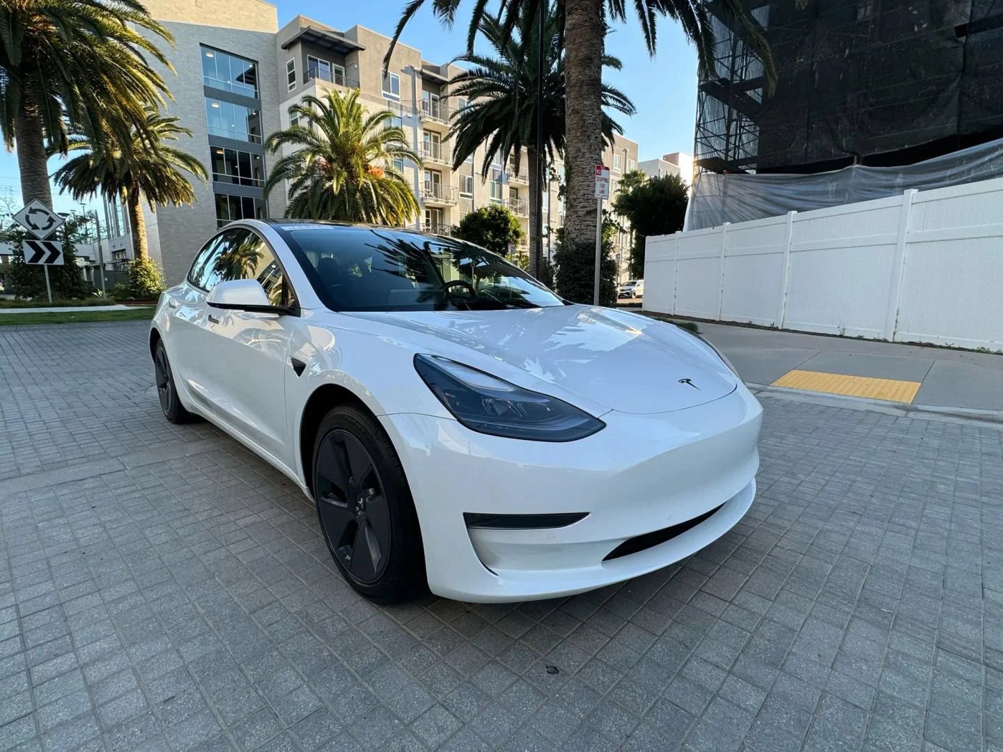 Used 2023 Tesla Model 3 Standard Range RWD image 4