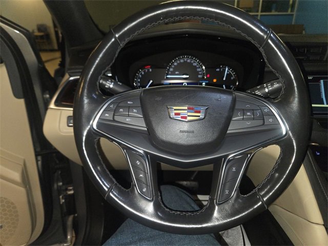 Used 2018 Cadillac XT5 Luxury w/ Driver Awareness Package image 14