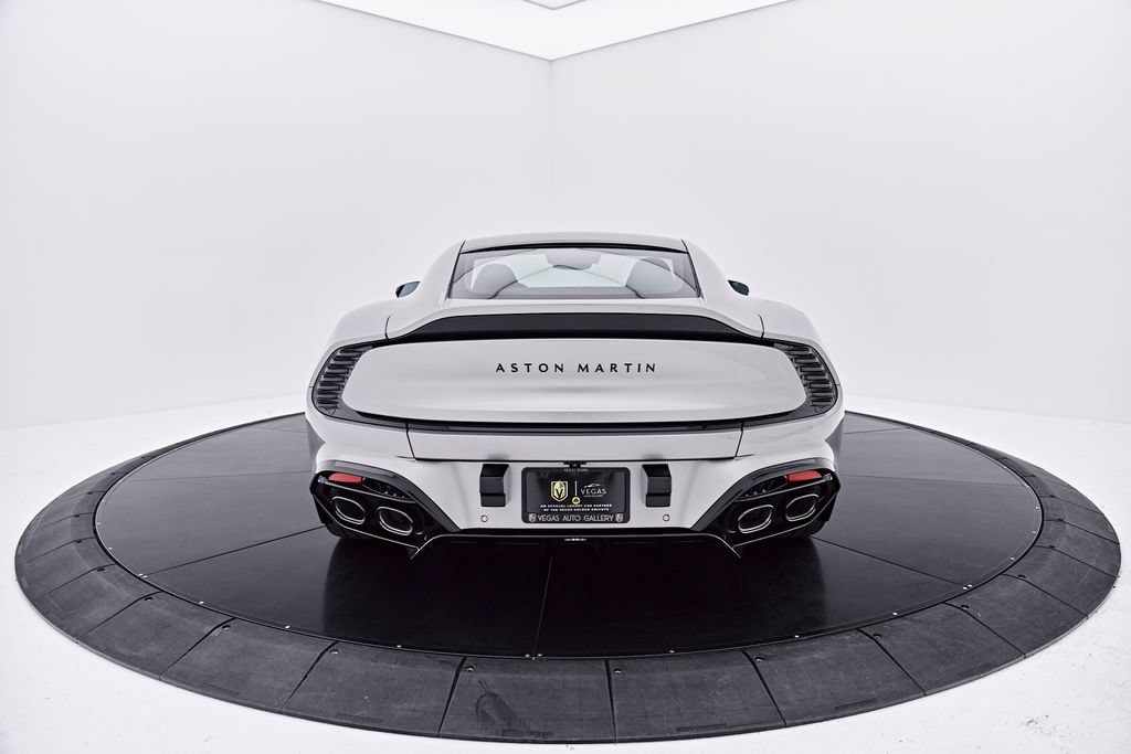 Used 2025 Aston Martin Vanquish RWD image 16