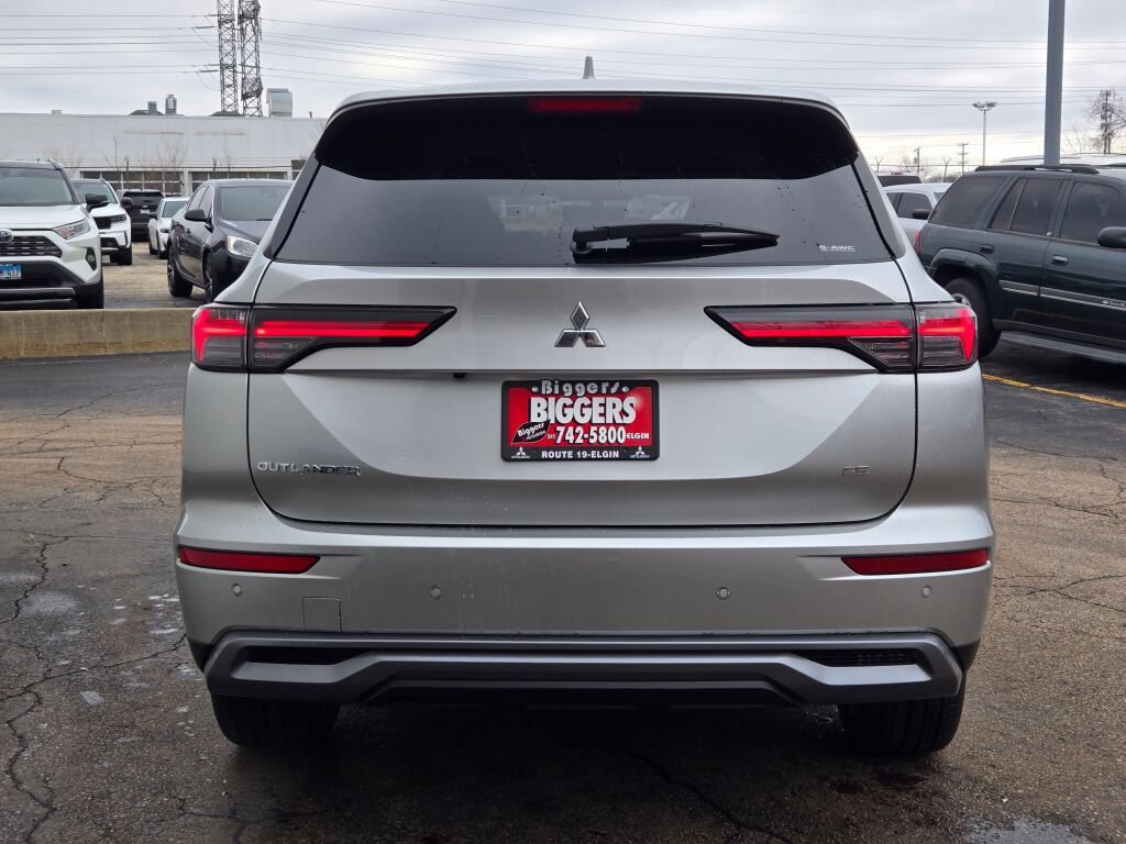 New 2026 Mitsubishi Outlander SE AWD/4WD image 11