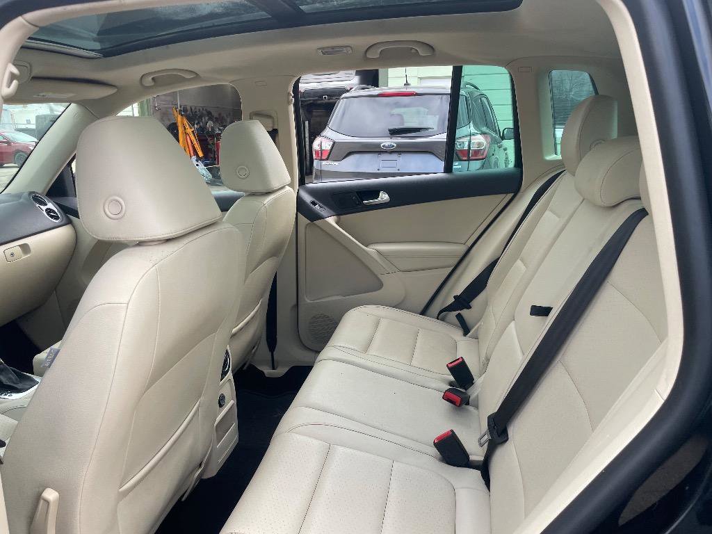 Used 2013 Volkswagen Tiguan SE FWD image 8