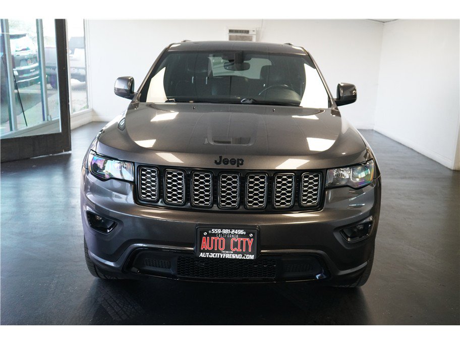 Used 2019 Jeep Grand Cherokee Altitude image 2