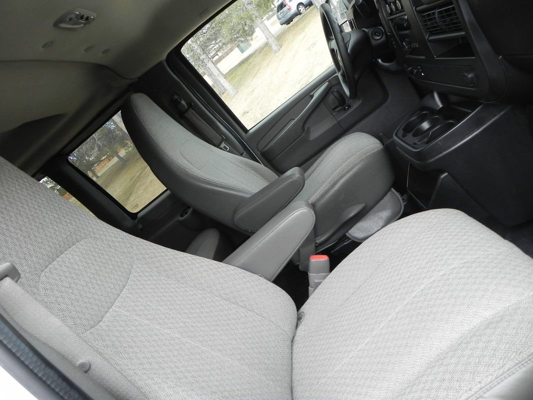 Used 2012 Chevrolet Express 3500 LS image 18