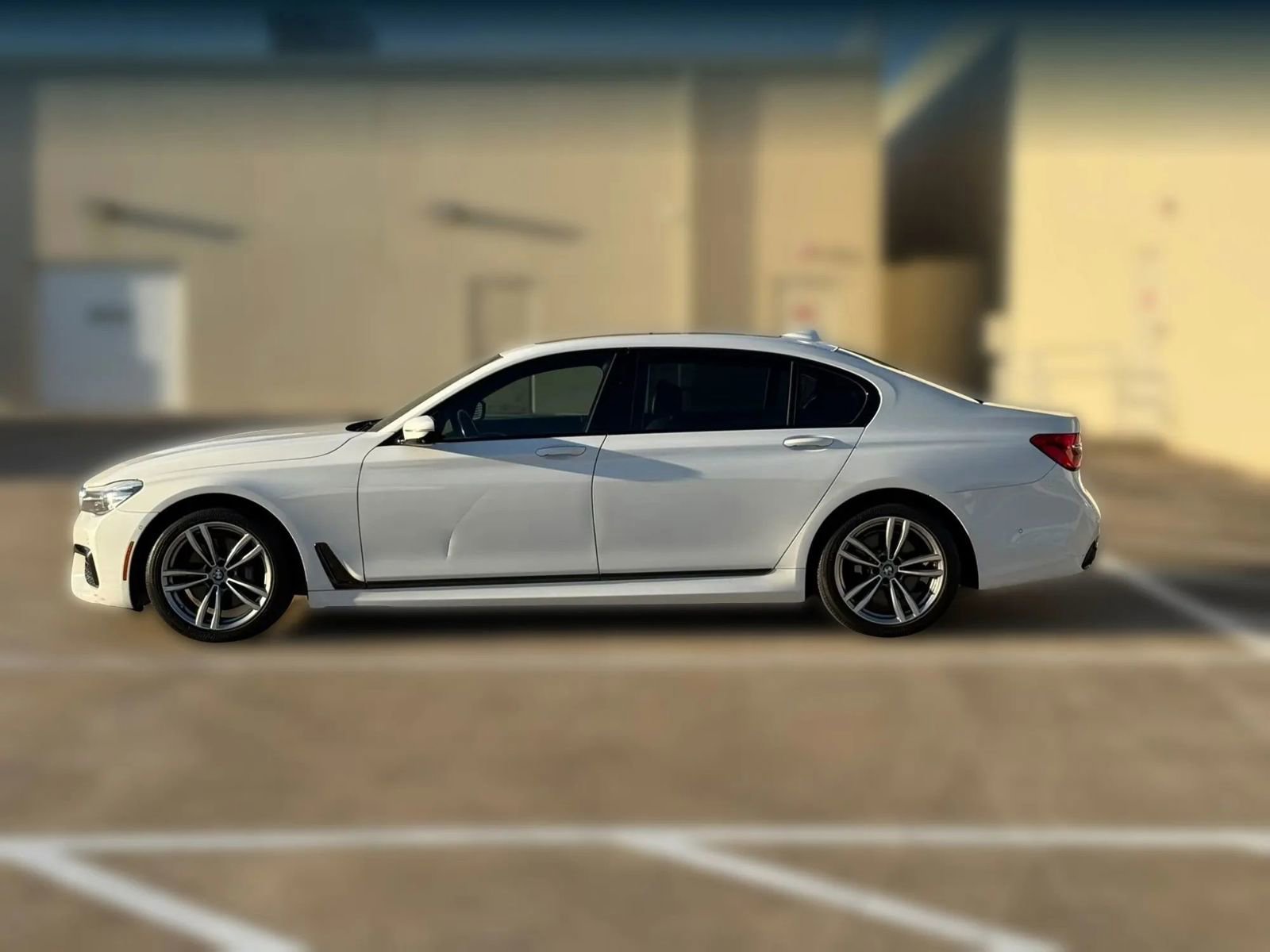 Used 2016 BMW 740i image 5