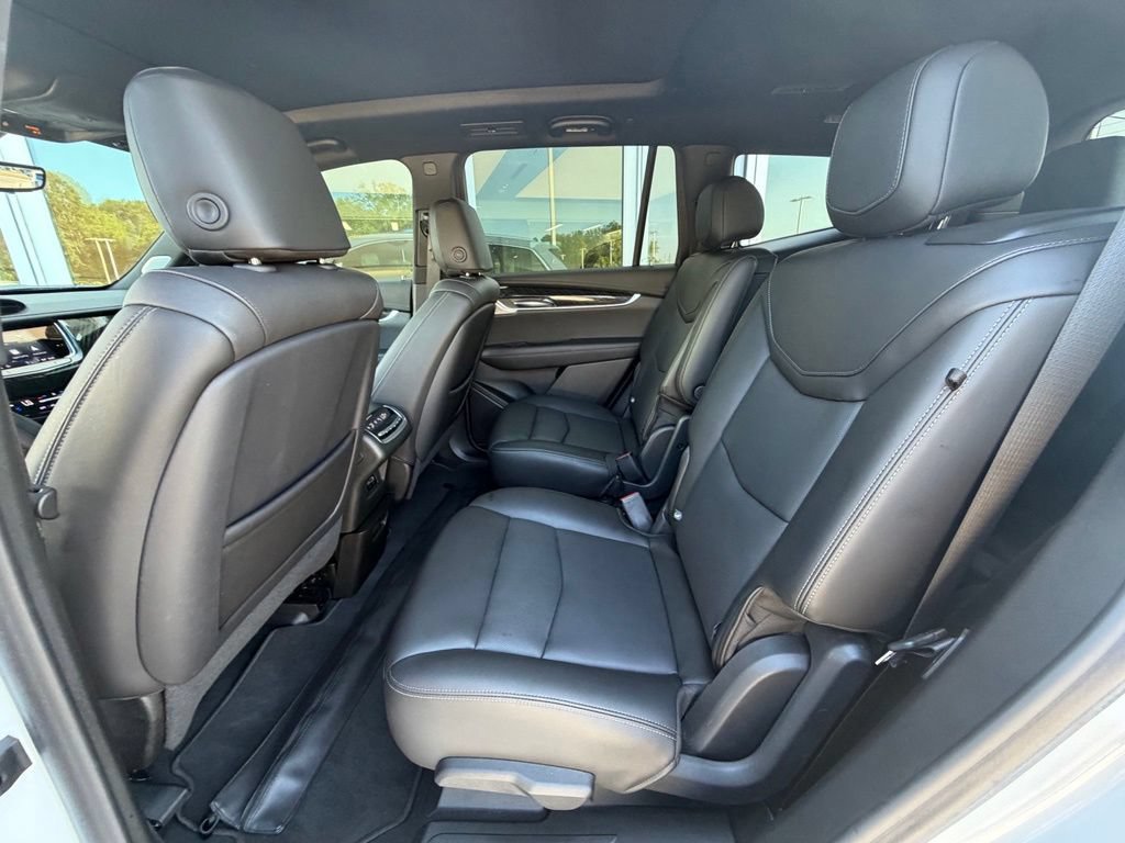 Used 2025 Cadillac XT6 Premium Luxury w/ Technology Package FWD image 14